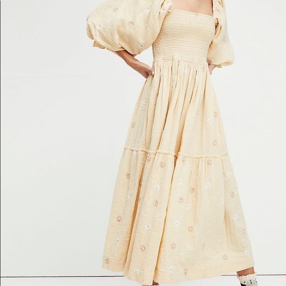Free people sold out flower embroidered tiered smocked dress with balloon sleeve - Picture 5 of 9